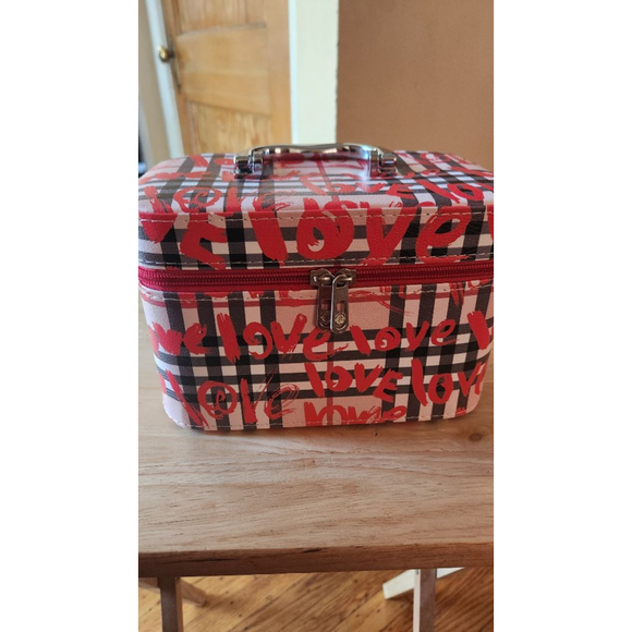Unbranded Handbags - Girls Unbranded Makeup Train Case
